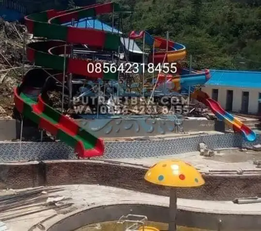 Proses Pembangunan Kolam Renang Dengan Seluncuran Waterboom - Gambar 4